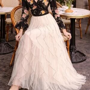 Cream tulle midi skirt black